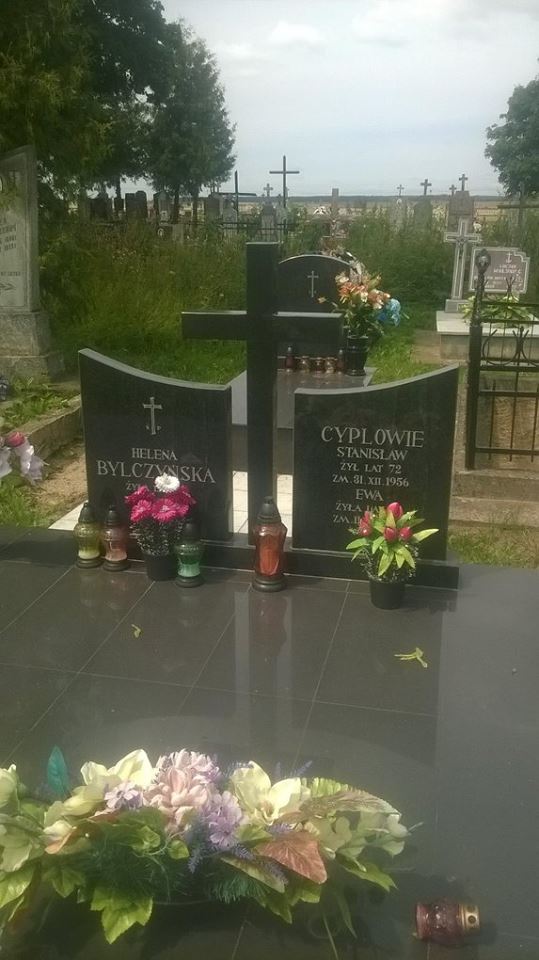 Grób rodziny Cypla i Bylczyński - cmentarz w Kozłowiczach 2016 rok